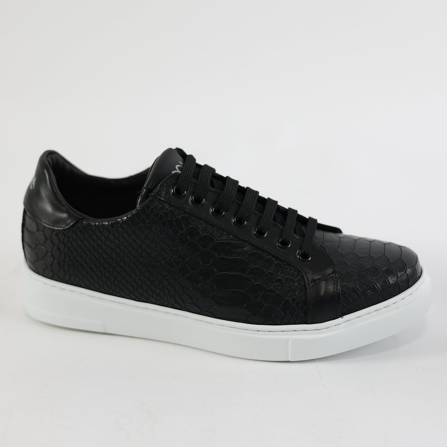 Scarpa Casual Oregon vitello nero anaconda
