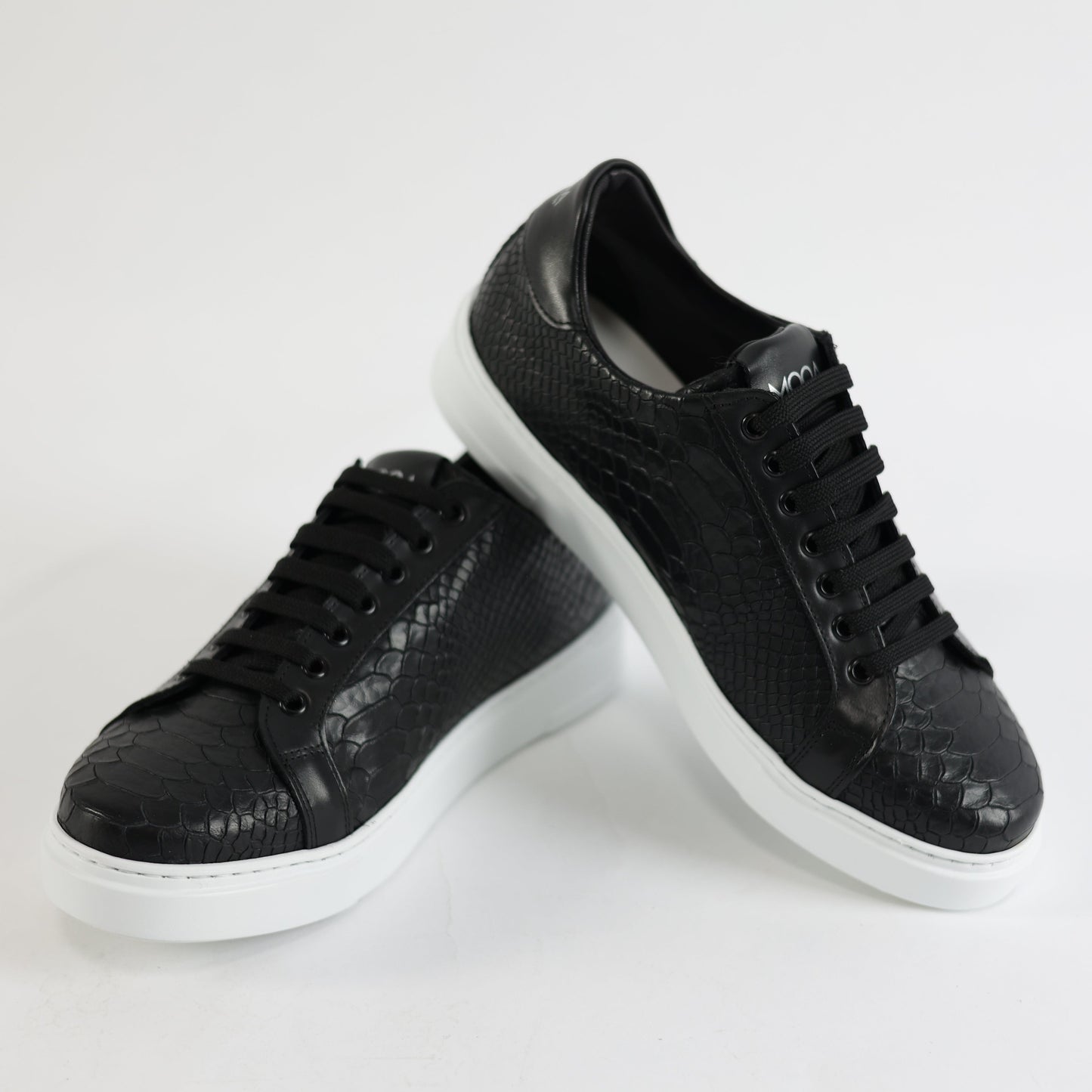 Scarpa Casual Oregon vitello nero anaconda