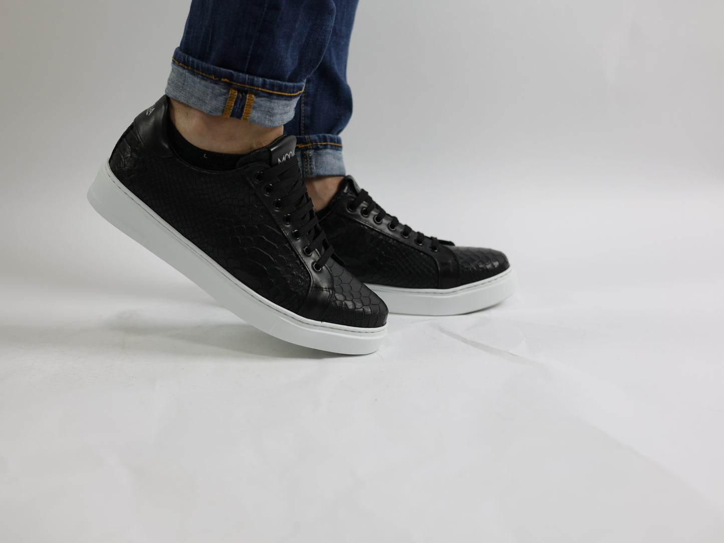 Scarpa Casual Oregon vitello nero anaconda